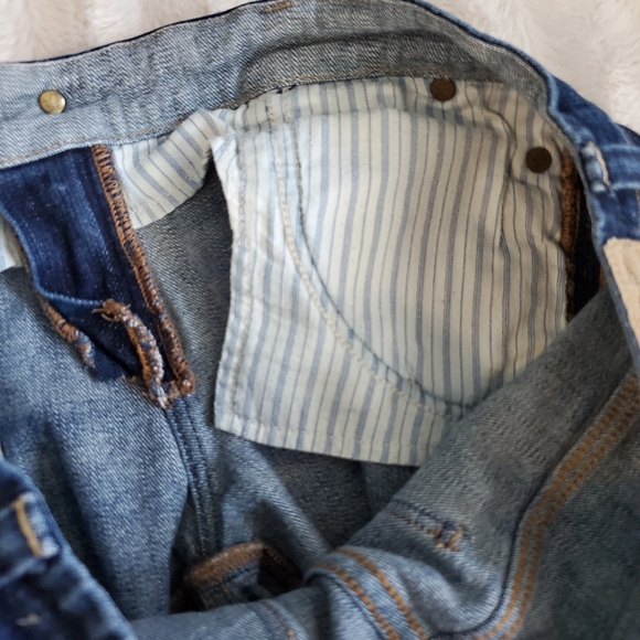 ABERCROMBIE & FITCH~ PERFECT STRETCH DENIM SHORTS! - Picture 10 of 11